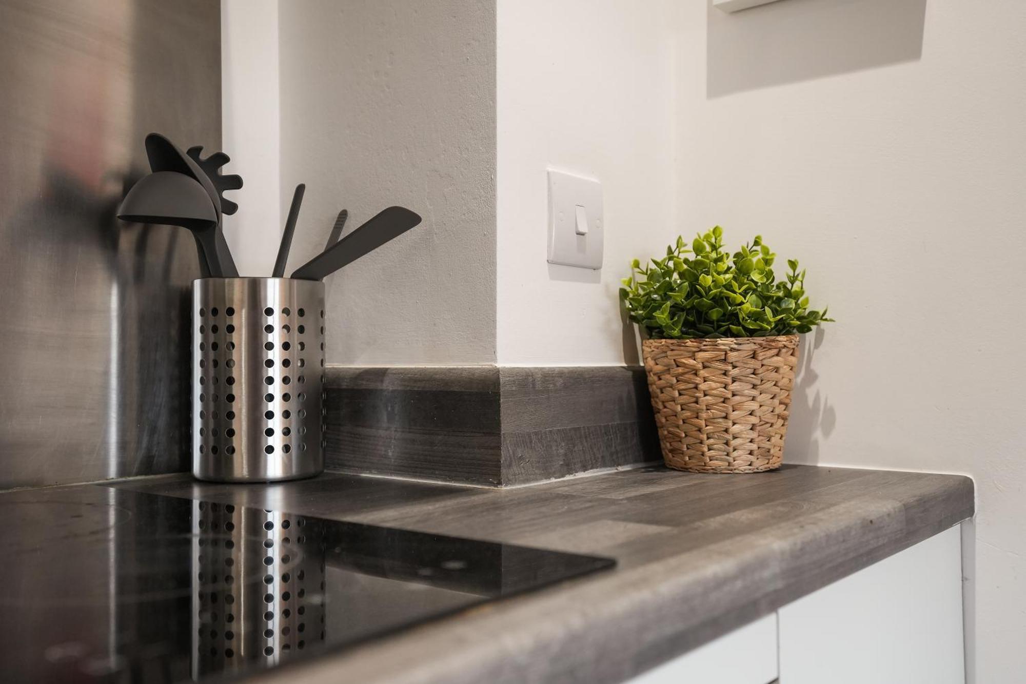 Elegant One Bedroom Apartment In Sheffield By Eason Stays, Ideal For Business Travellers And Weekend Getaways, With Free Parking! Exterior photo